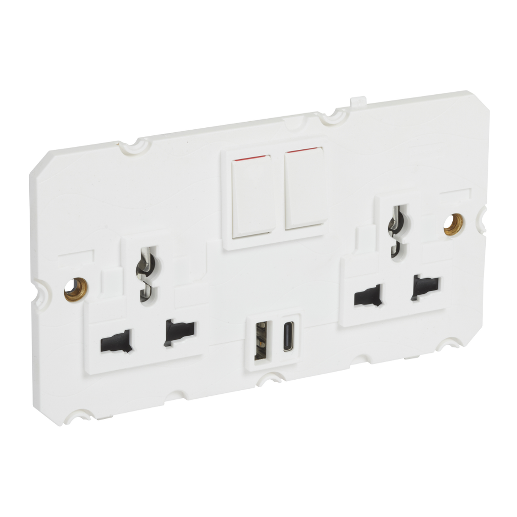 LEGRAND Arteor™ White Switch Socket Twin Multistandard 16a + USB