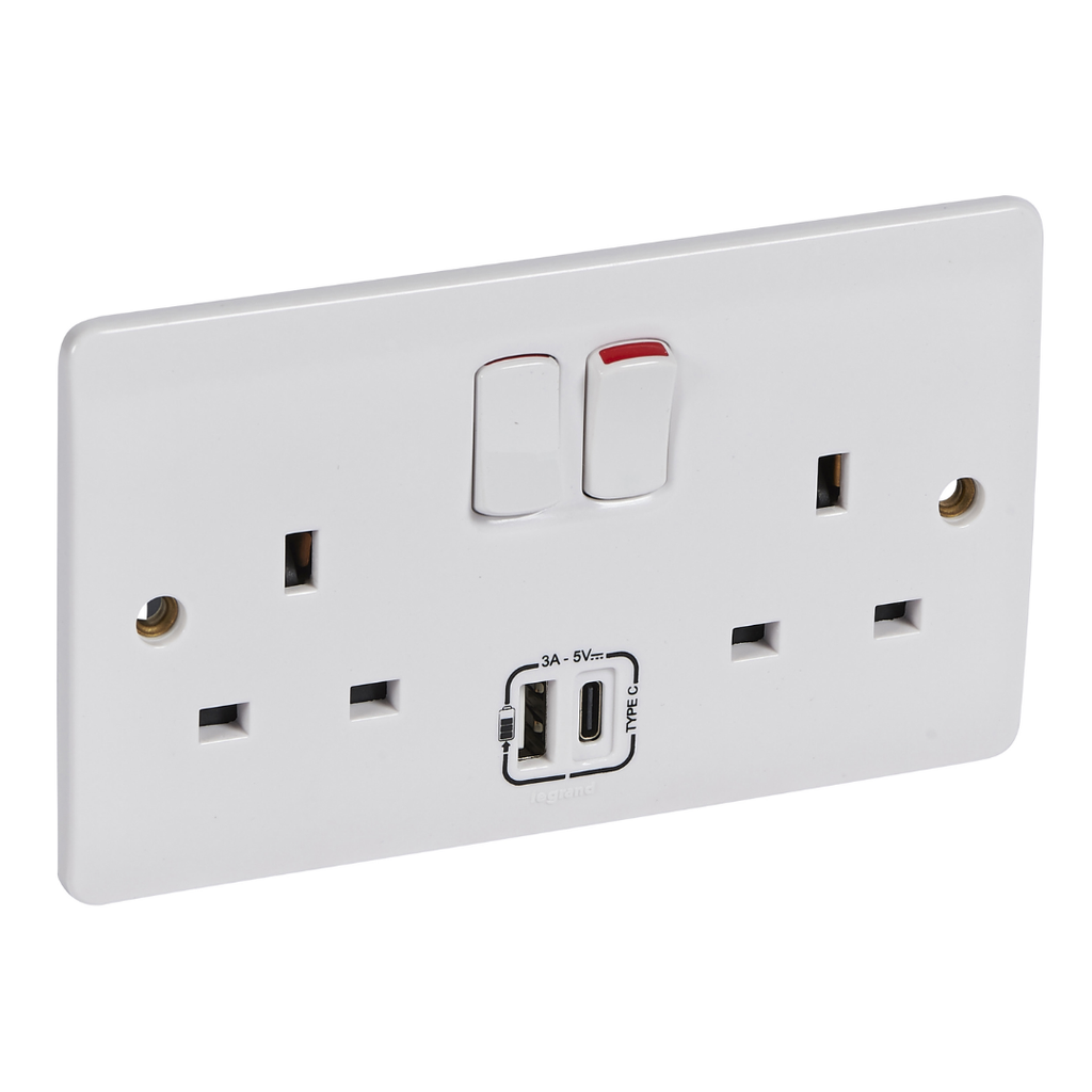 LEGRAND Synergy™ Switch Socket 13a 2g + 2x USB White