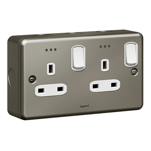 [733871] LEGRAND Synergy™ Metalclad Switch Socket 2g 13a + Neon